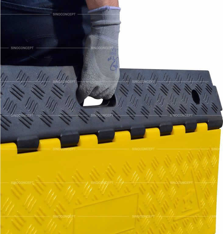 NOVELTY Alternative text - NOVELTY